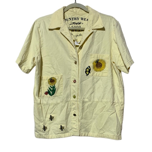 Vintage Tops - Y2K Country Wear Cottagecore Grandmacore Yellow Shirt with Floral Graphics